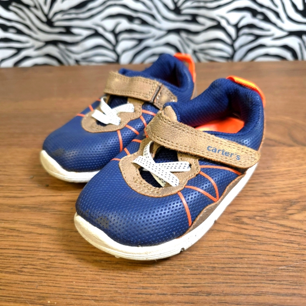 AUC 0520 Thrifted Youth Toddler Boys Sz. 5.5M Carter's Shoes GWOSLOO.54